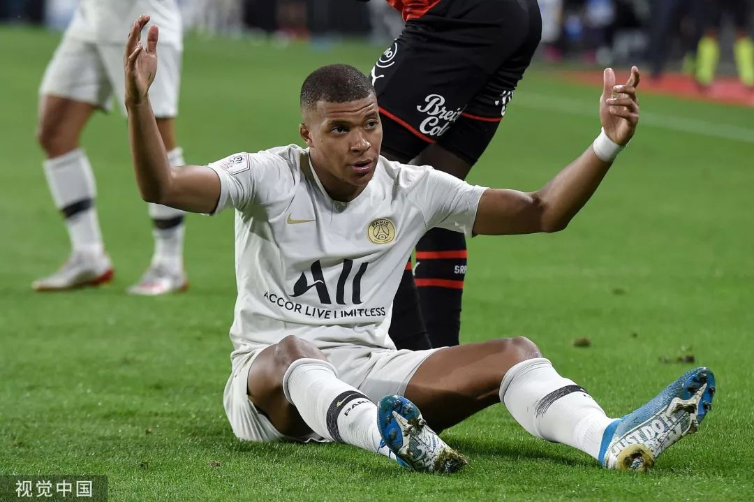 关键时刻上海久事调整名单以备德甲；单刀错失环节打磨；气氛紧张；年轻球员得到机会的简单介绍